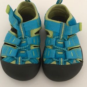Keen shoes size 6 toddler